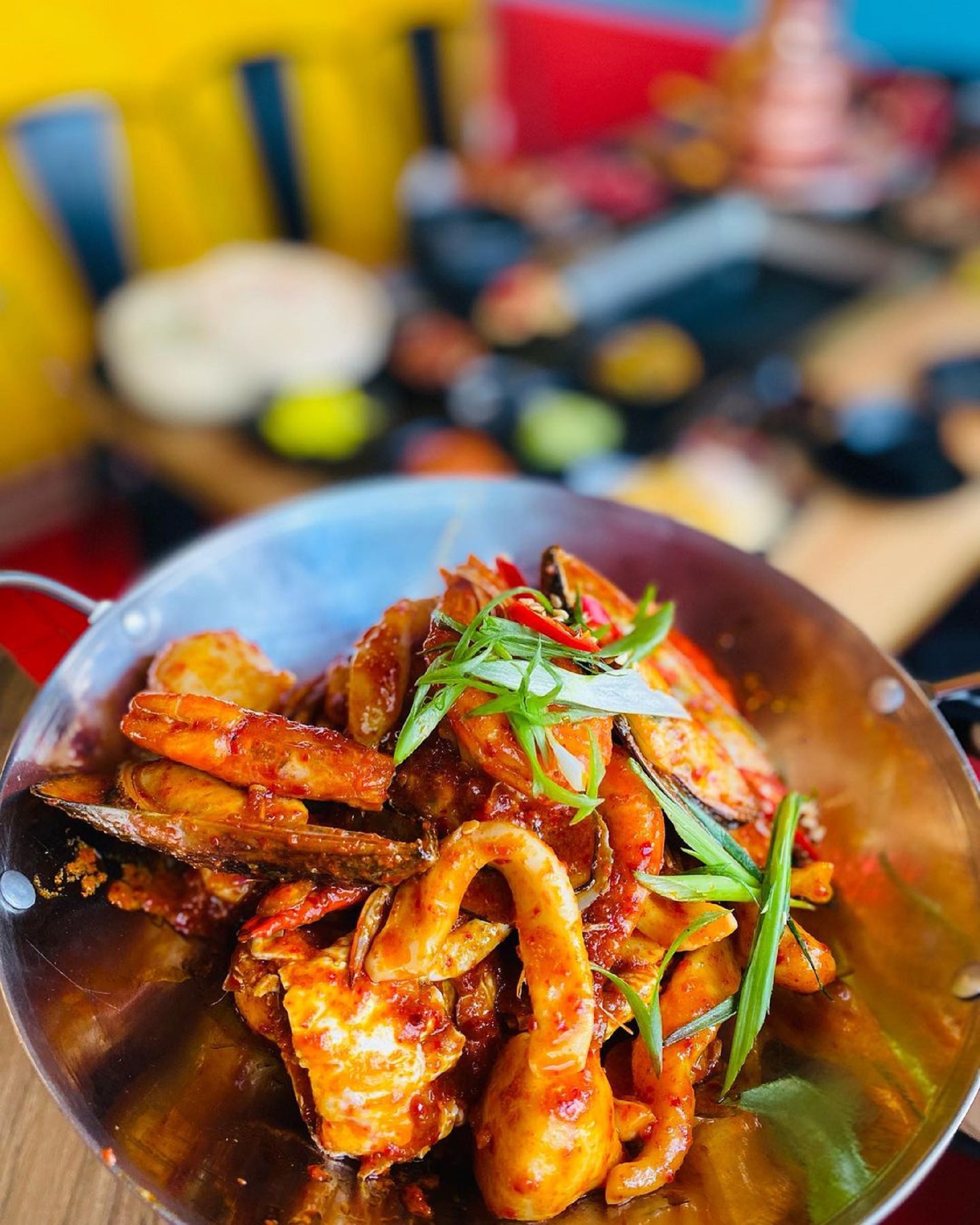 The Best Seafood in Abu Dhabi: Mukbang Shows Restaurant