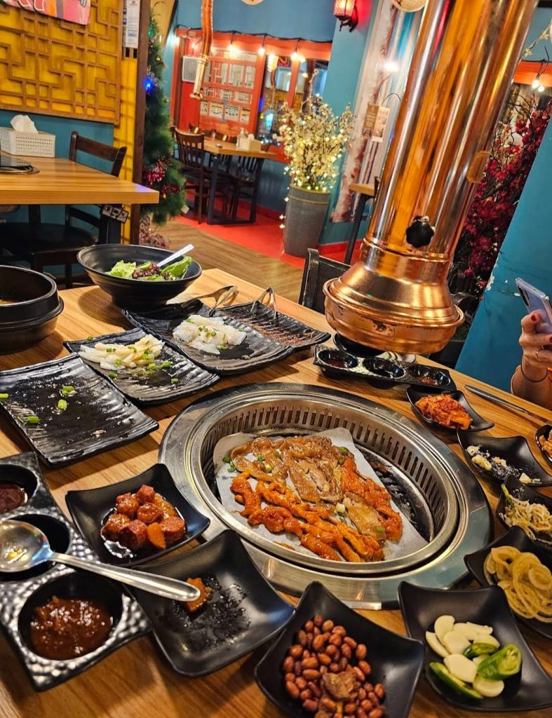 Mukbang Shows Restaurant Korean BBQ and SEafood electra Branch