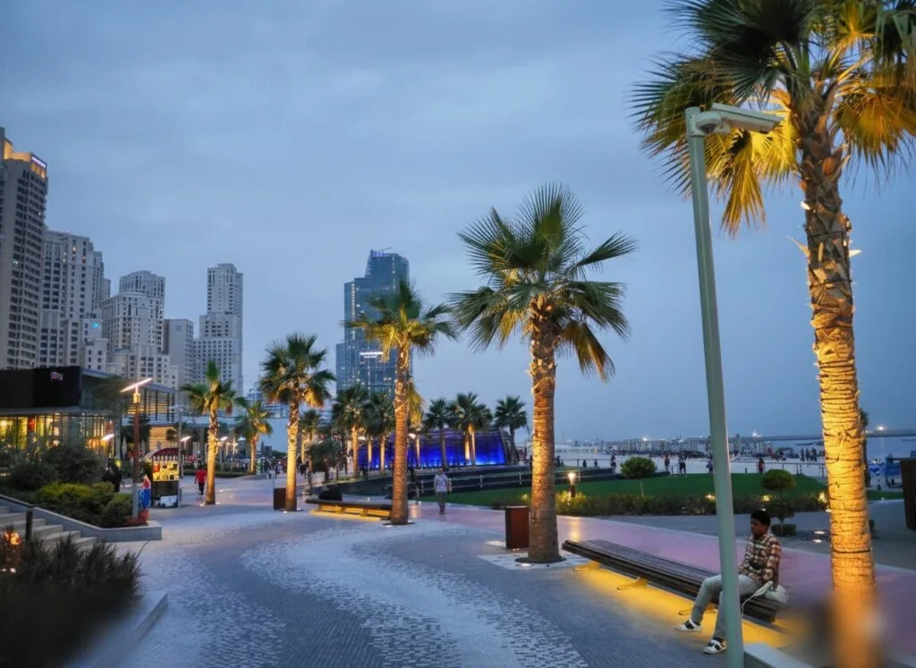 jbr beach cafes