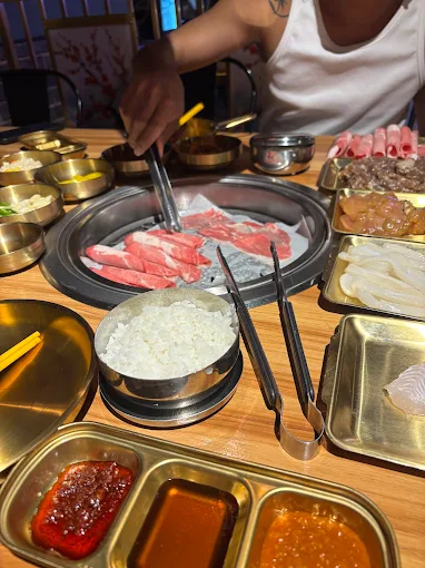 Best Restaurants in Deira Dubai: Hidden Gems & Must-Try Spots 1 mukbang spread